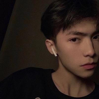高清帅哥图片,魅力四溢的视觉盛宴