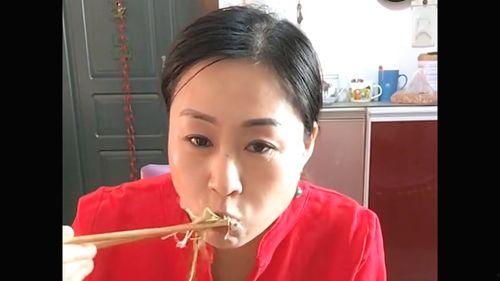 娱乐吃瓜酱当你的朋友,揭秘娱乐圈幕后故事,带你领略明星们的真实生活